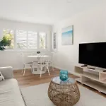 Idyllic Unit In Little Manly - Steps From The Sand