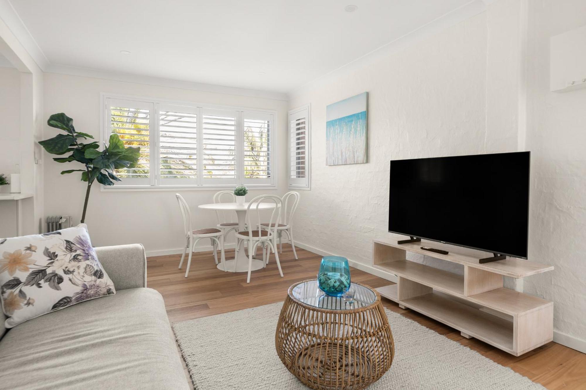 Idyllic Unit In Little Manly - Steps From The Apartment *